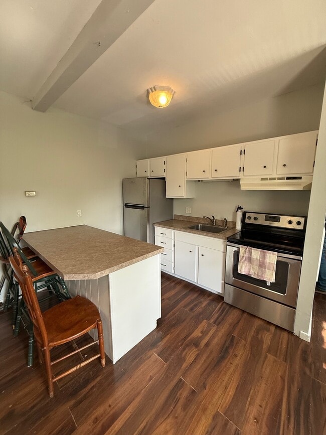 Building Photo - 79 Frank Ave Unit Apt. A