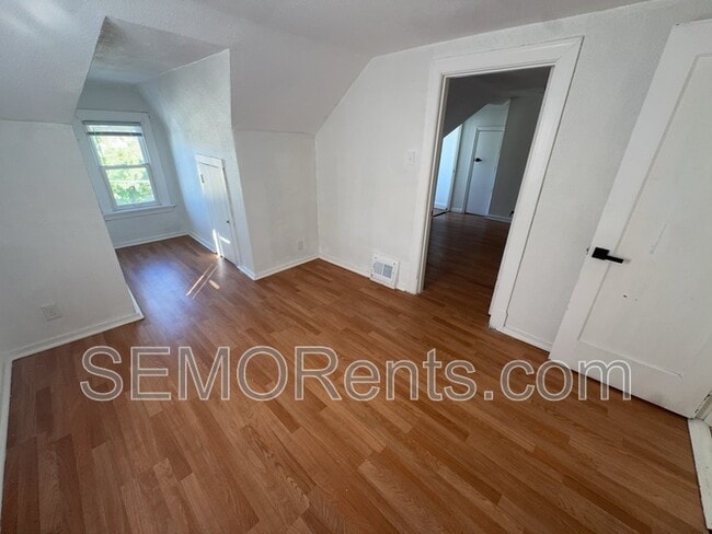 Photo - 6740 Robbins Ave