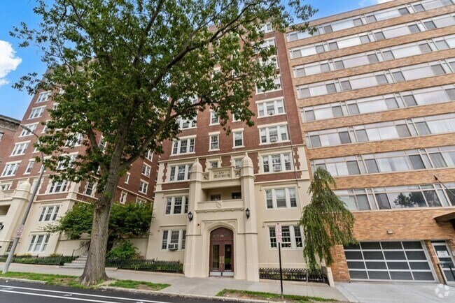 Building Photo - 1450 Beacon St Unit 201 Rental