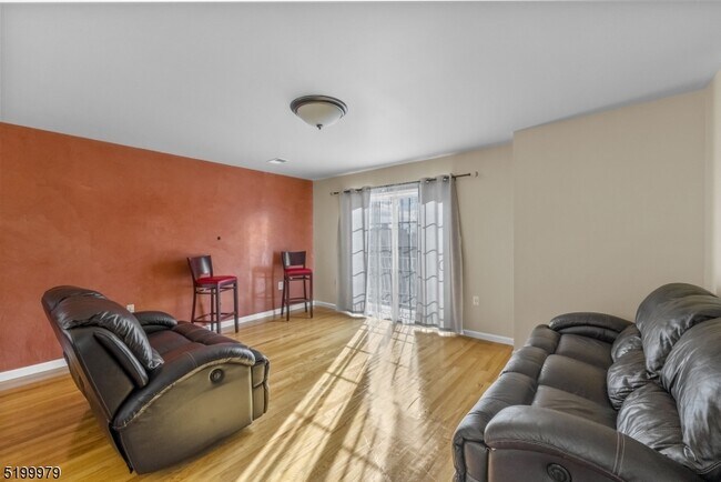 Photo - 23 Chester Ave Unit 2