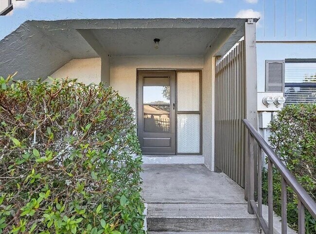 Photo - 19 Alcira Ct Unit 19