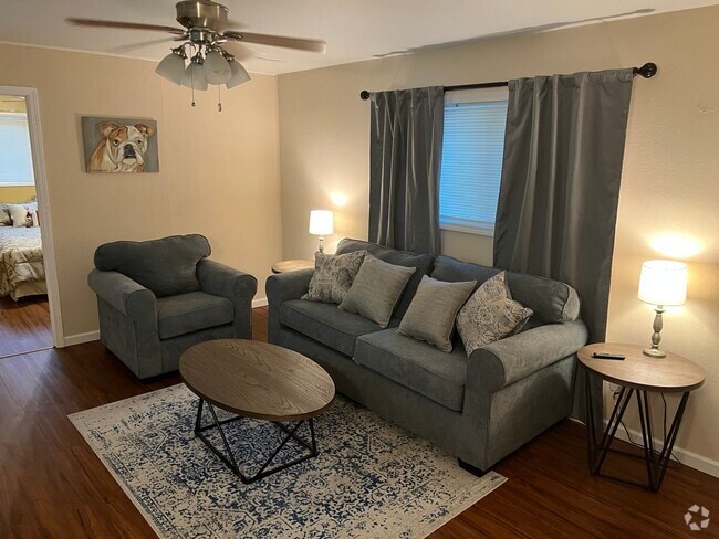 Building Photo - 103 N Nash St Unit #1 Rental