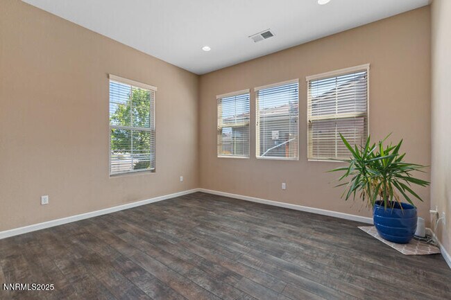 Photo - 1285 Ambonnay Lane