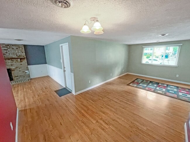 Photo - Beautiful 3-Bedroom, 1.5-Bath Rancher on C...