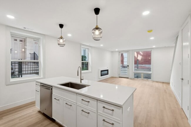 Photo - 2323 N Lister Ave Unit 1R