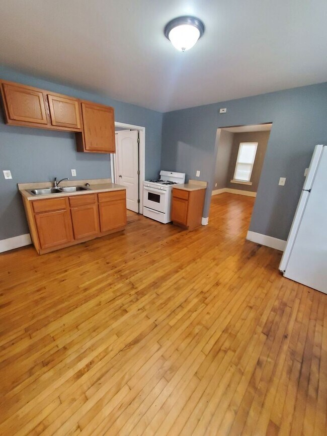 Photo - 3368-3374 N Booth St 6 unit