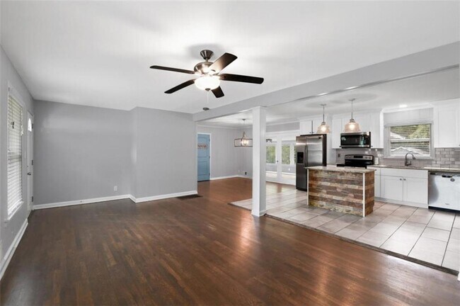 Photo - 2663 Forrest Rd
