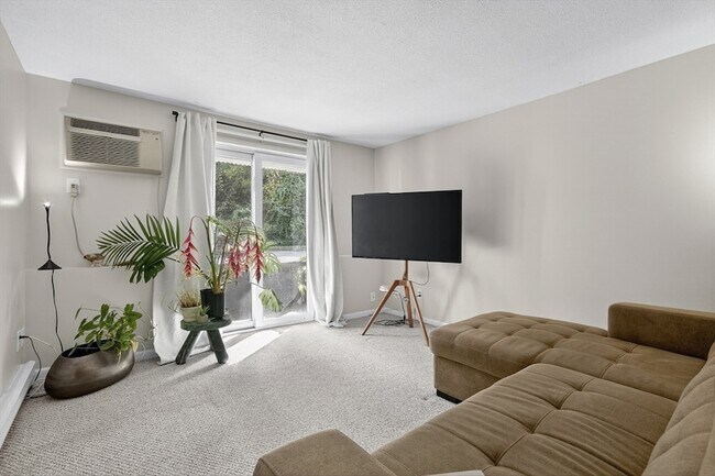 Building Photo - 200 Manning St Unit 6B