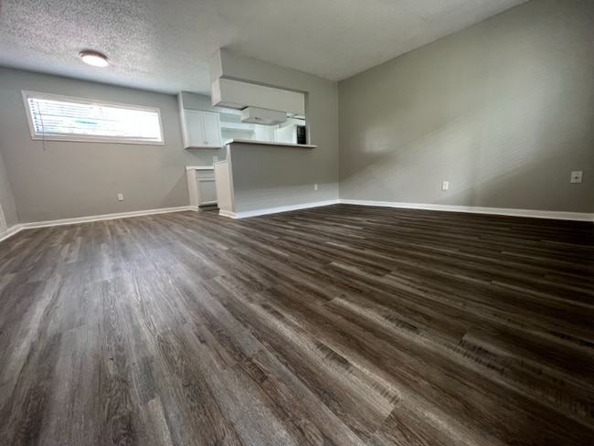 Photo - 2120 Strawberry Rd Unidad 6