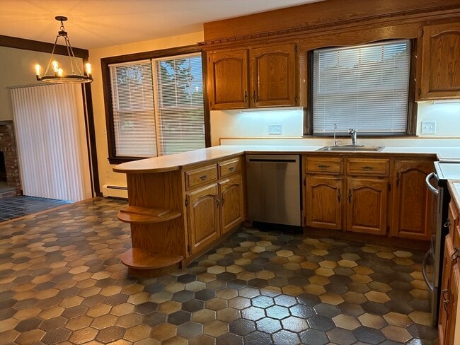 Photo - 1077 North St