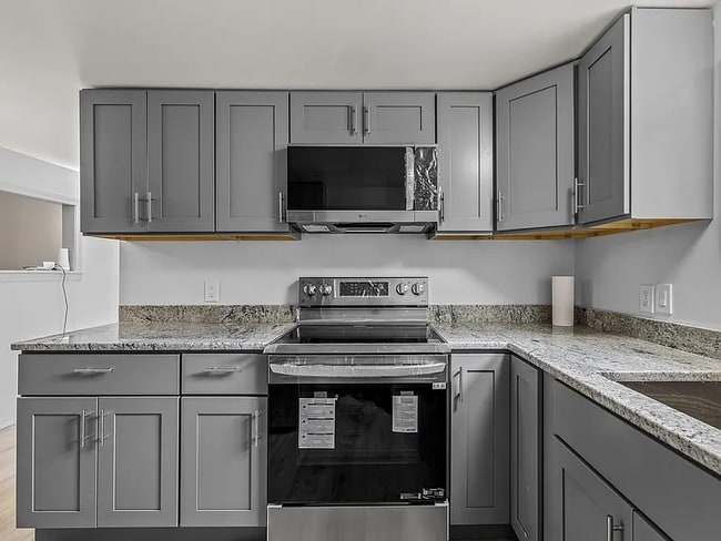 Photo - 284 Eastern Ave