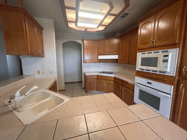 Photo - Large welcoming space in the Country waiting for you