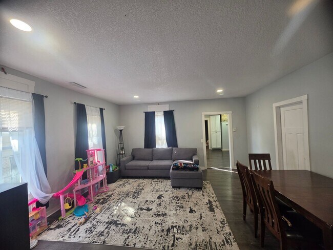 Photo - 626 NE Taylor St Unit 1