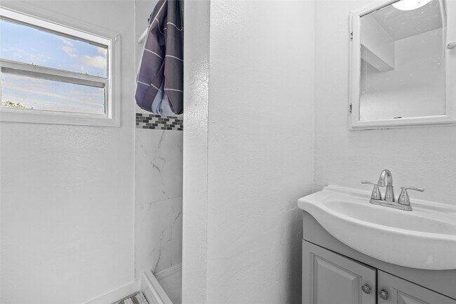 Photo - 6327 Lynkat Ln