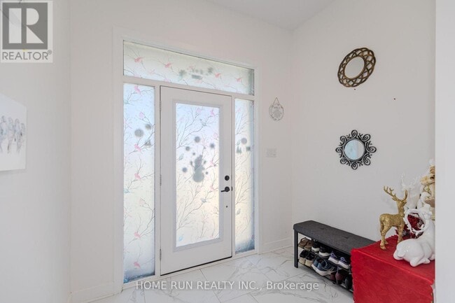 Photo - 206 Bristol Cres