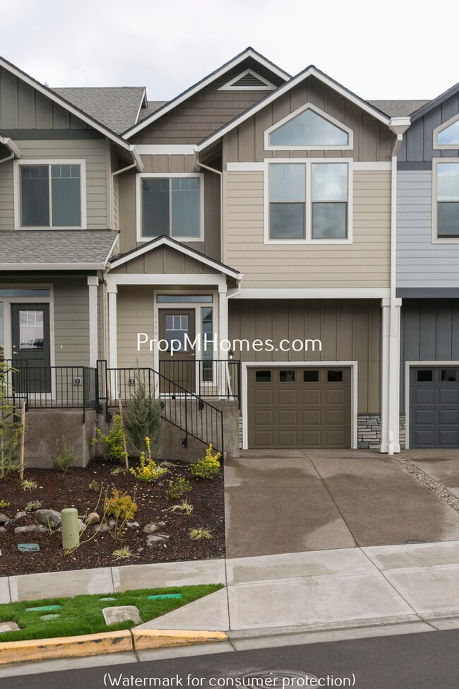 Building Photo - Stunning Craftsmanship In this Three Bedro...