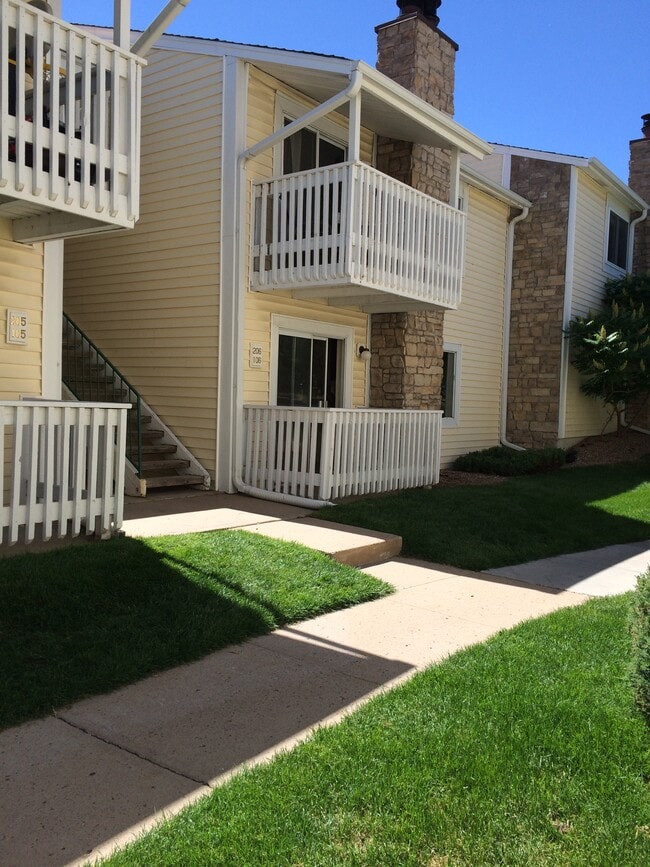 Photo - 8555 Fairmount Dr Unidad H106
