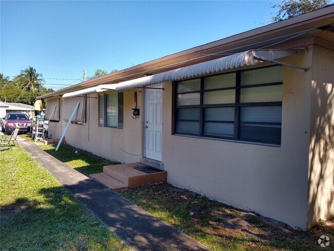 Building Photo - 2210 Johnson St Unit 2210 Rental