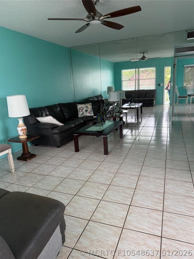 Photo - 476 Tilford S Unit 476