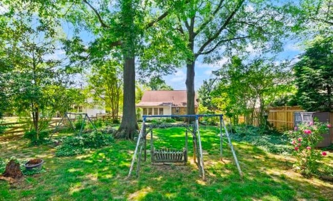 Photo - 2602 Stone Hedge Dr