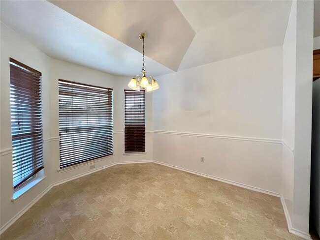 Photo - 1211 Saddle Dr