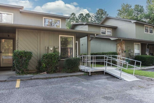 Photo - 7224 Lago Vista Ct