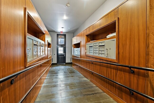 Photo - 33 3rd Ave Unidad U5B