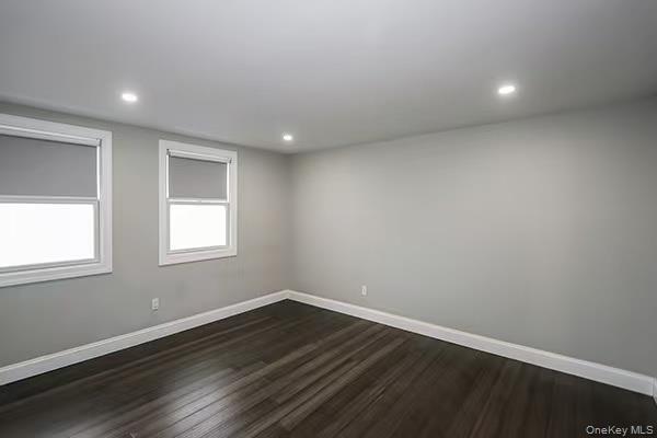 Photo - 335 Gillette St