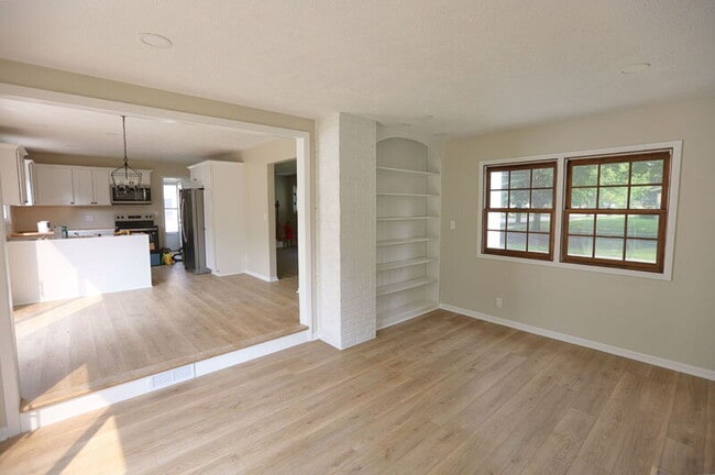Photo - 1010 N Hampton Dr NE