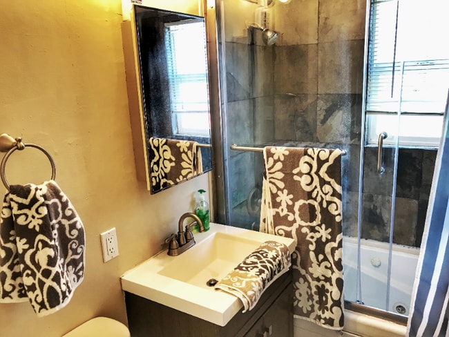 Photo - 983 Lester Ave