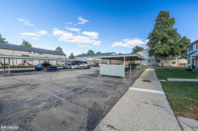 Photo - 2012 Orchard Crest St