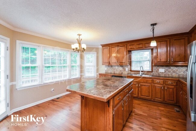 2107 Amherst Trail SE