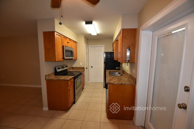 Photo - 2025 Stratford Dr