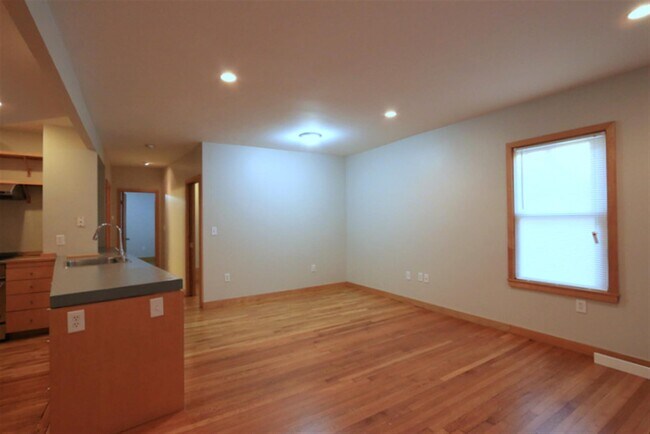 Photo - 132 Columbia St Unit 3