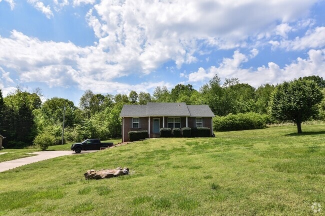 Building Photo - Three Bedroom in Sango! Rental