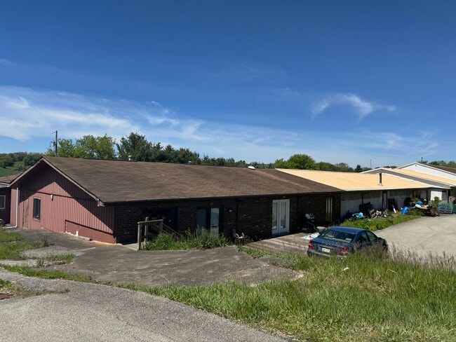 Photo - 300 Seneca Ln
