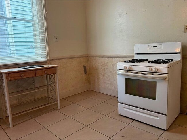 Photo - 2839 Maurepas St