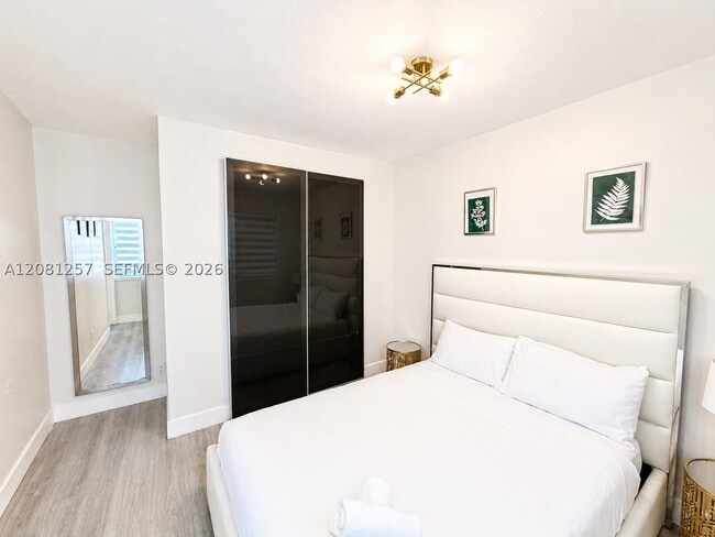 10000 E Bay Harbor Dr Unit 14