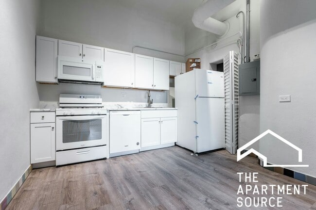 Building Photo - 1254 N Wells St Unit 401 Rental