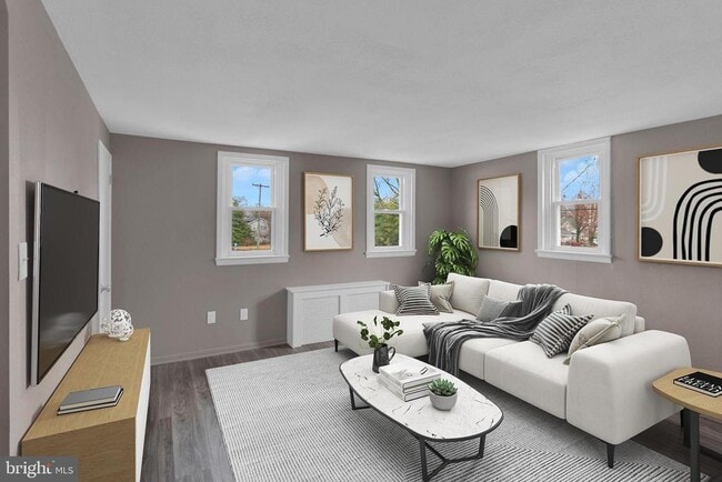 Building Photo - 713 Public Rd