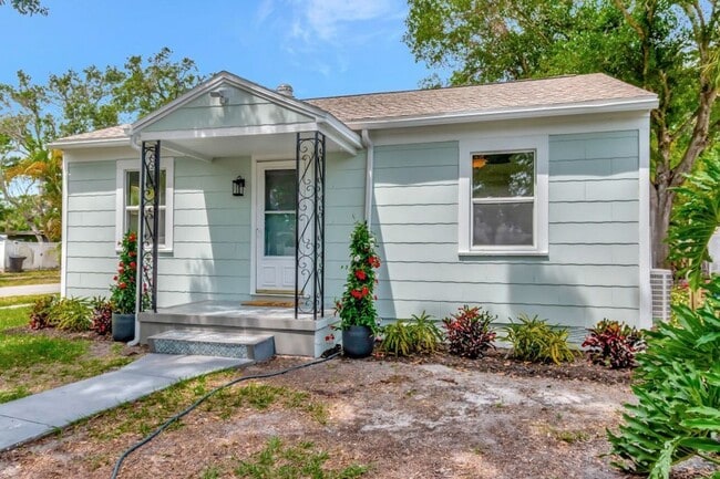 Photo - 4/2 HOME CHARMING GULFPORT HOME FEATURING NICE UPGRADES