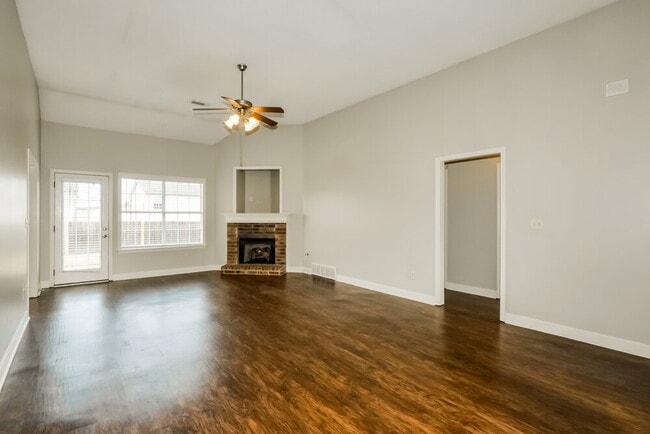 Photo - 1741 Englehart St