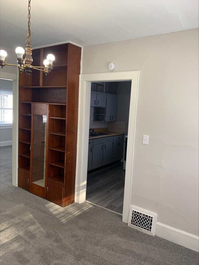 Photo - 709 W 11th St