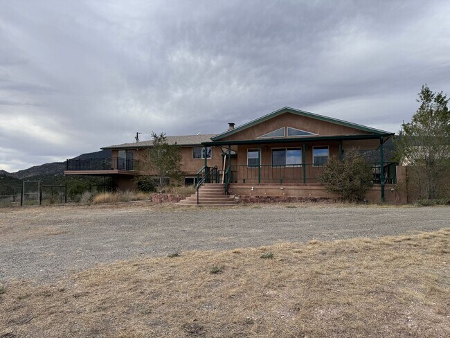 8 Paul Rd