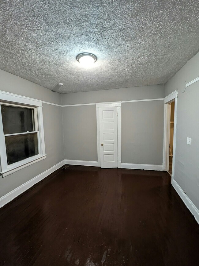 Photo - 1176 E 61st St Unidad 1