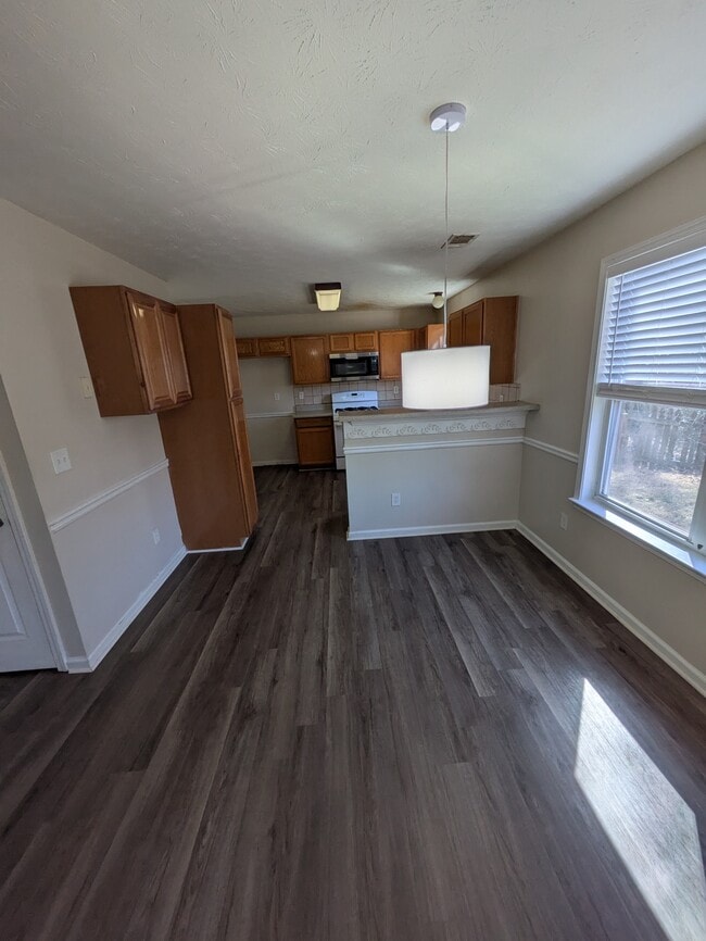 Photo - 375 Searchlight Dr