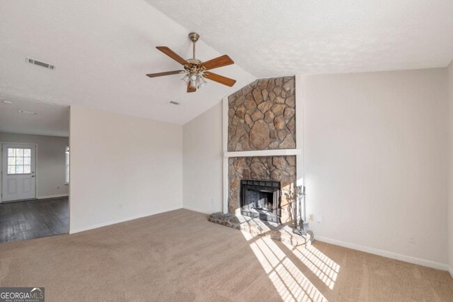 Photo - 280 Matthew Ln