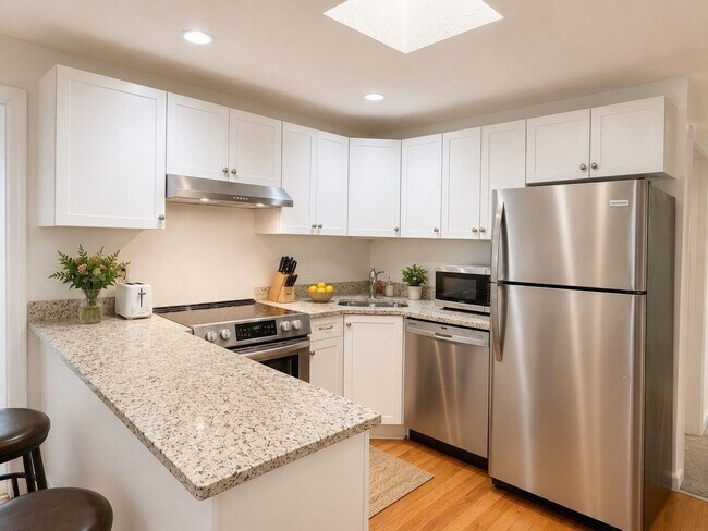 Building Photo - 24 St Cyprians Pl Unit 4