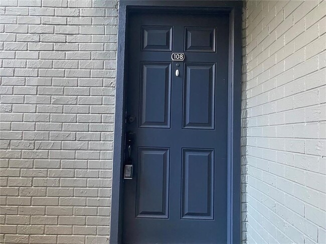 Photo - 3772 Idlebrook Cir Unit 108