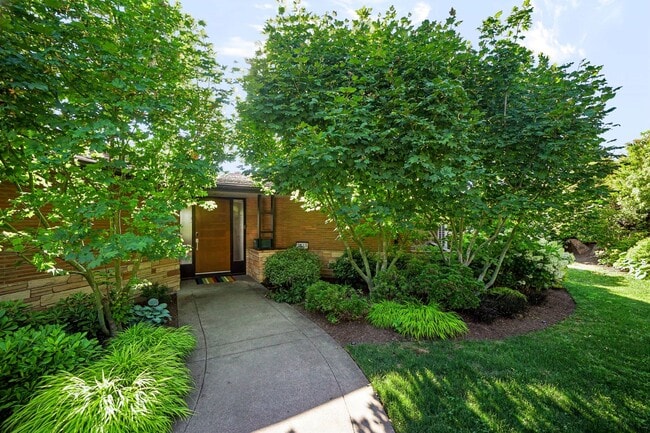 Photo - 5615 Princeton Ave NE
